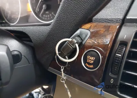 2012 BMW X5 xDrive35I/xDrive35I Premium/xDrive35I Sport Activity z USA, uszkodzony, nr VIN 5UXZV4C54CL748257